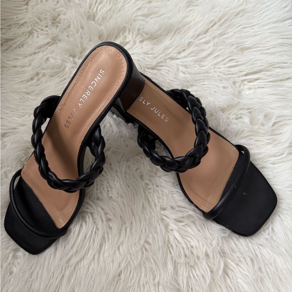 Women’s Black Sandels